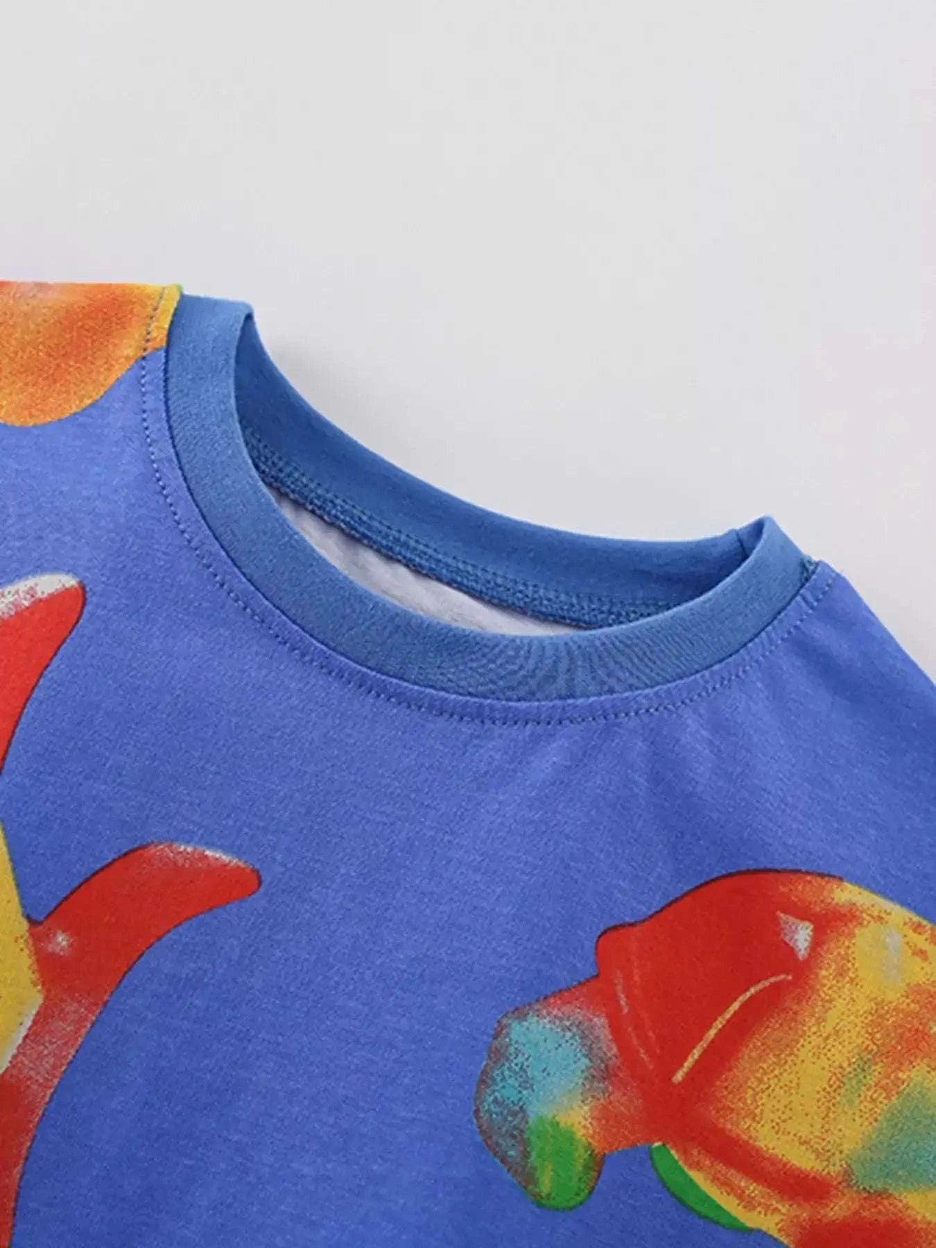 Kids ocean animal print tee-and-shorts set, royal blue crew-neck tee detail