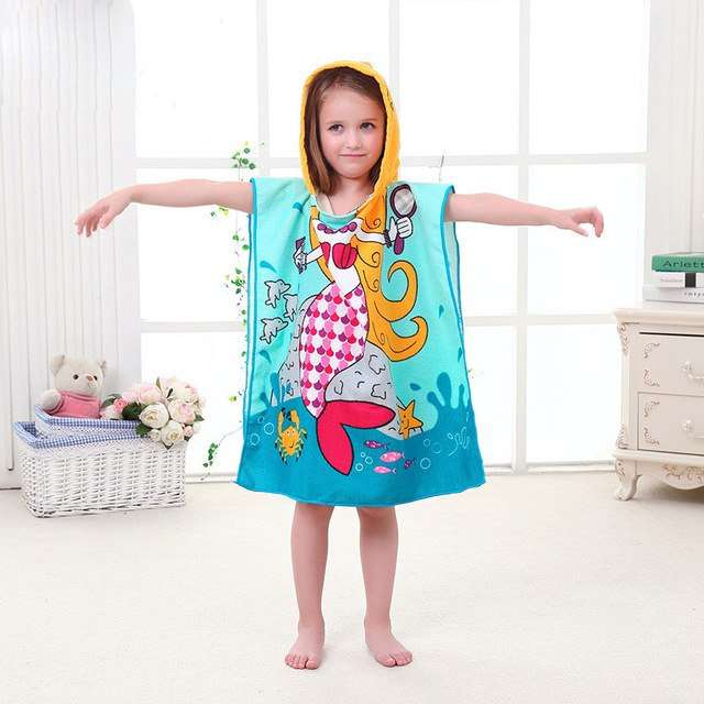 Kids hooded microfiber beach towel, turquoise with cartoon seahorse and starfish