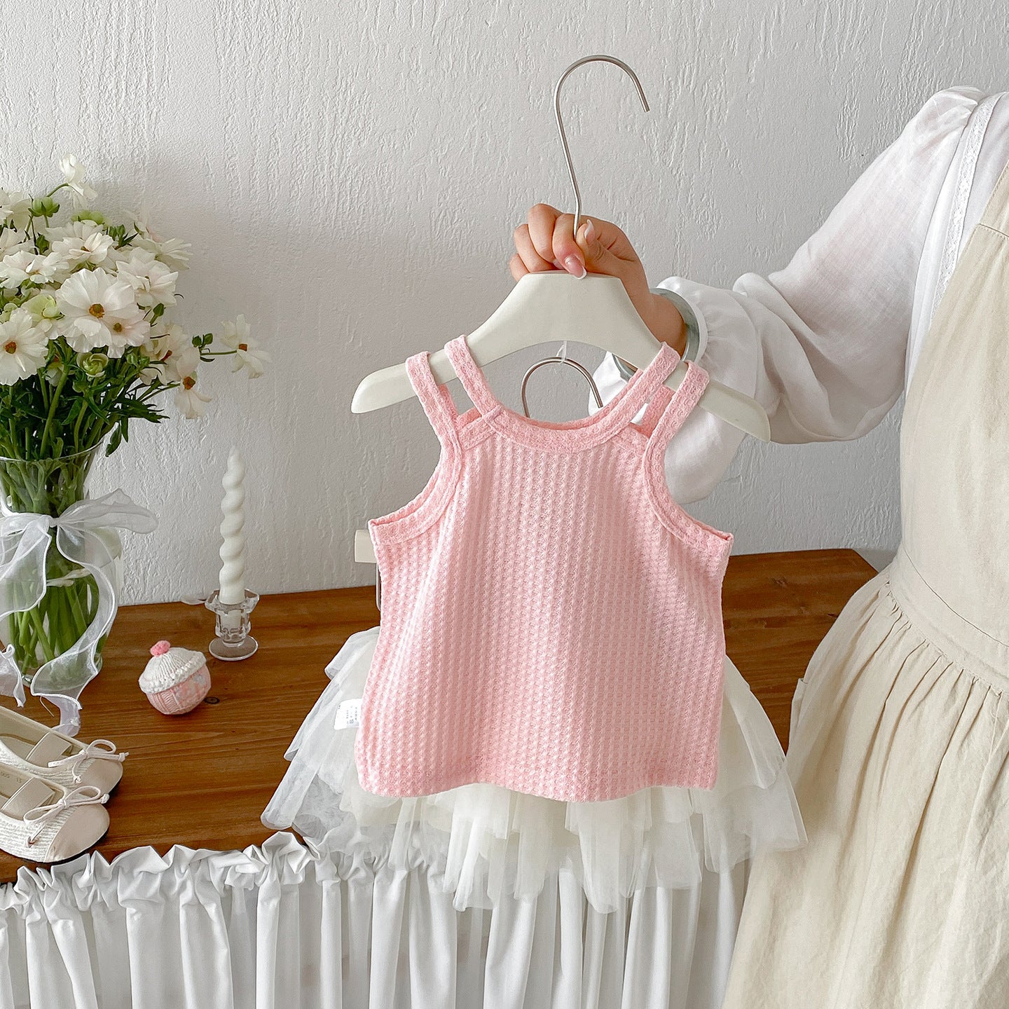 Summer New Baby Sweet Knit Vest with Breathable Bow Net Skirt Two-Piece Set