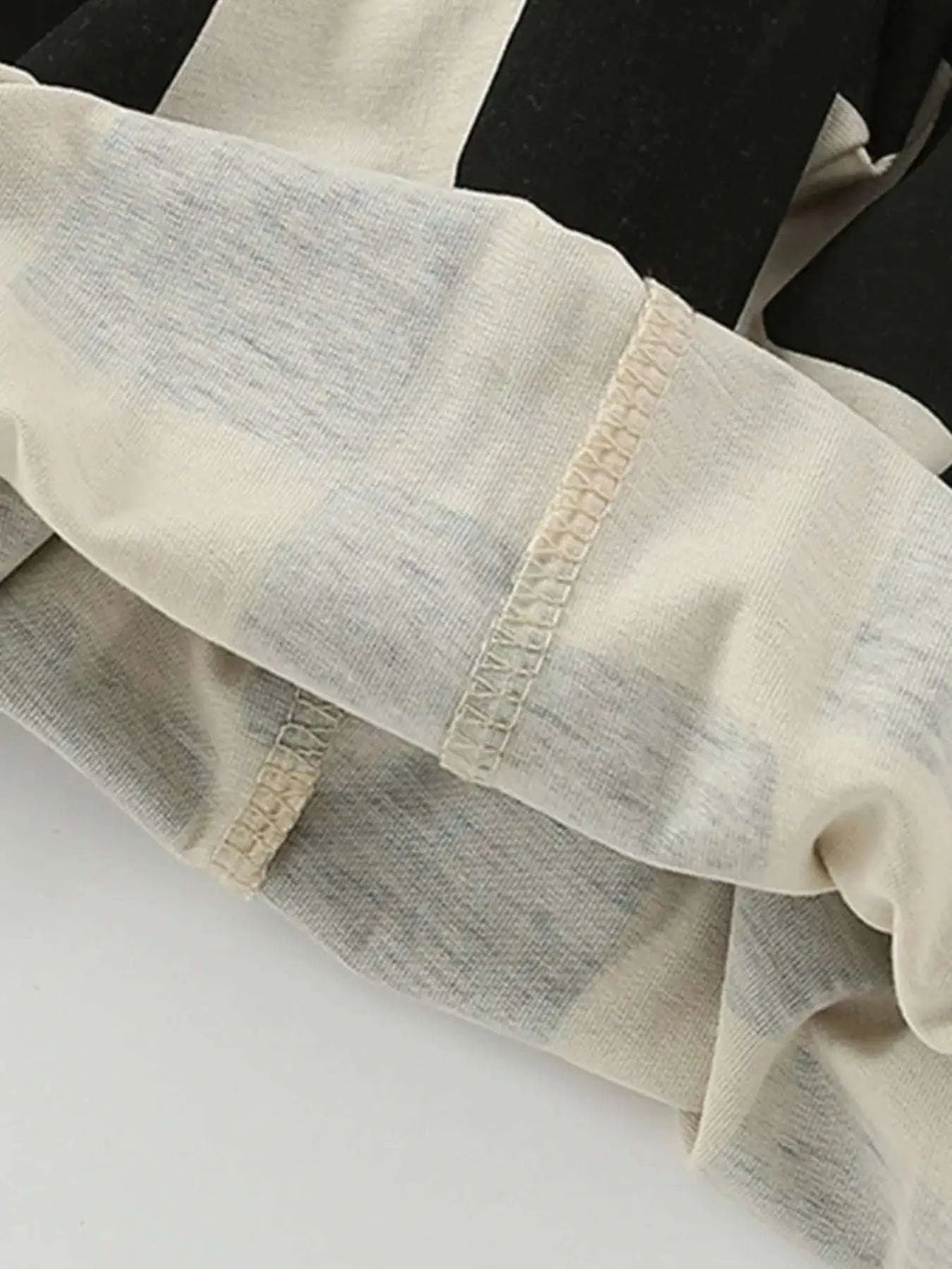 Light short-sleeve tee and shorts set, stitched seams at sleeve hem