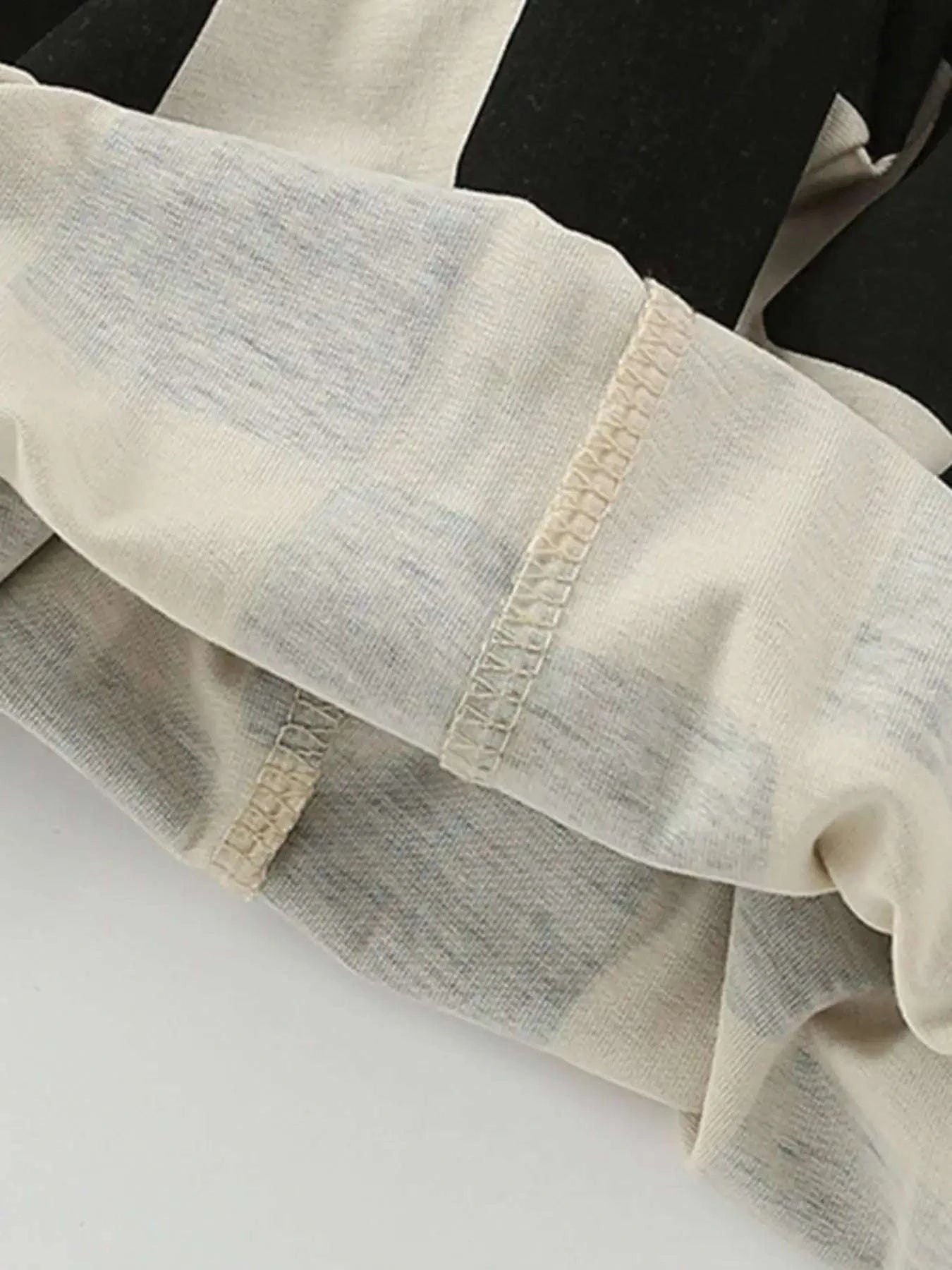 Light short-sleeve tee and shorts set, stitched seams at sleeve hem