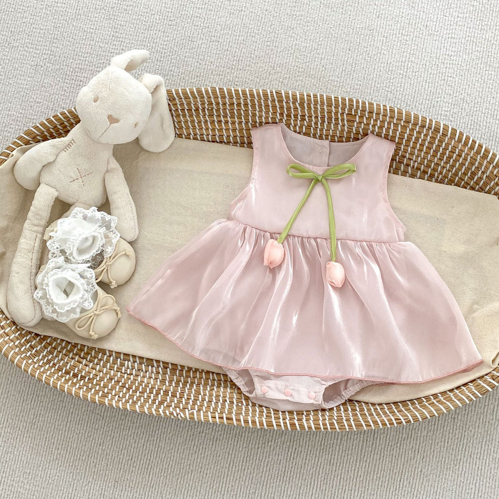 Cute Baby Girls Summer Outfit with Bow and Floral Design, Sleeveless Romper Dress, Princess Style for Newborns and Baby Showers