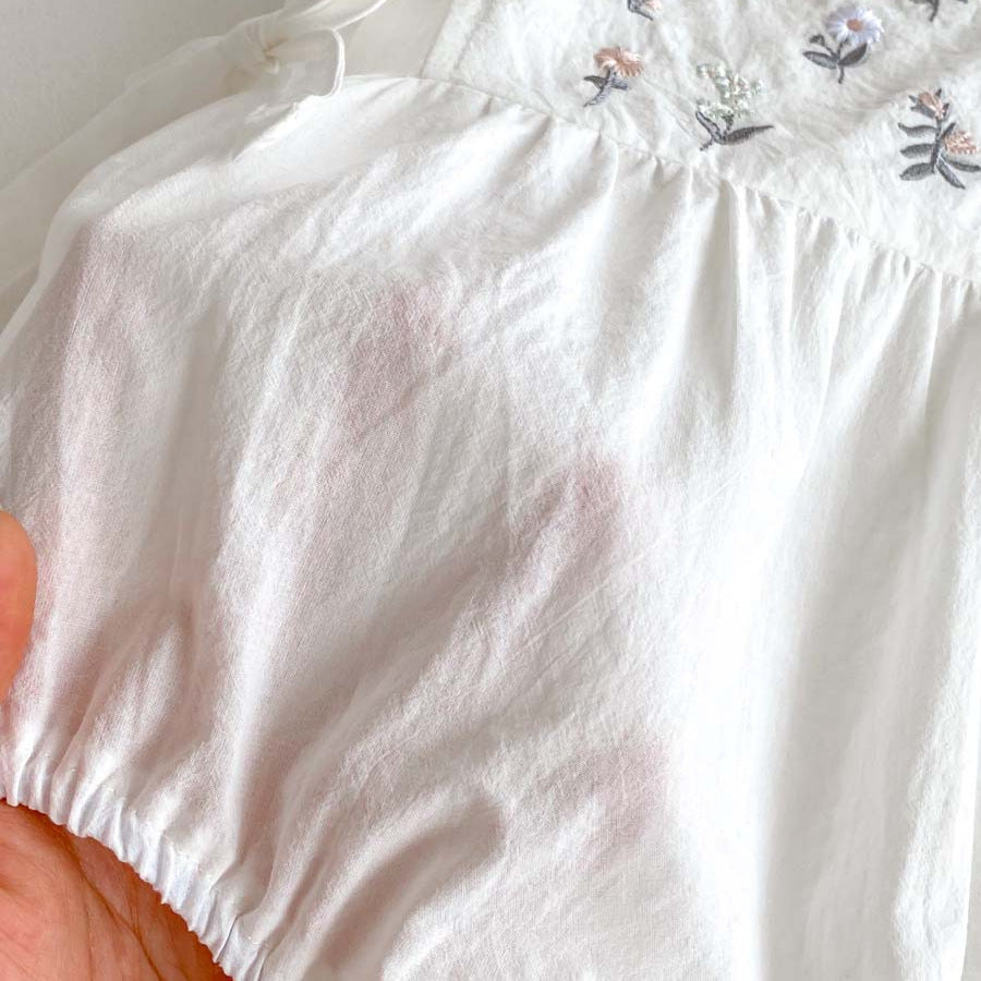 Summer Style Baby Embroidered Side Bow Romper, Girl's Charming Ruffle Sleeve Onesie