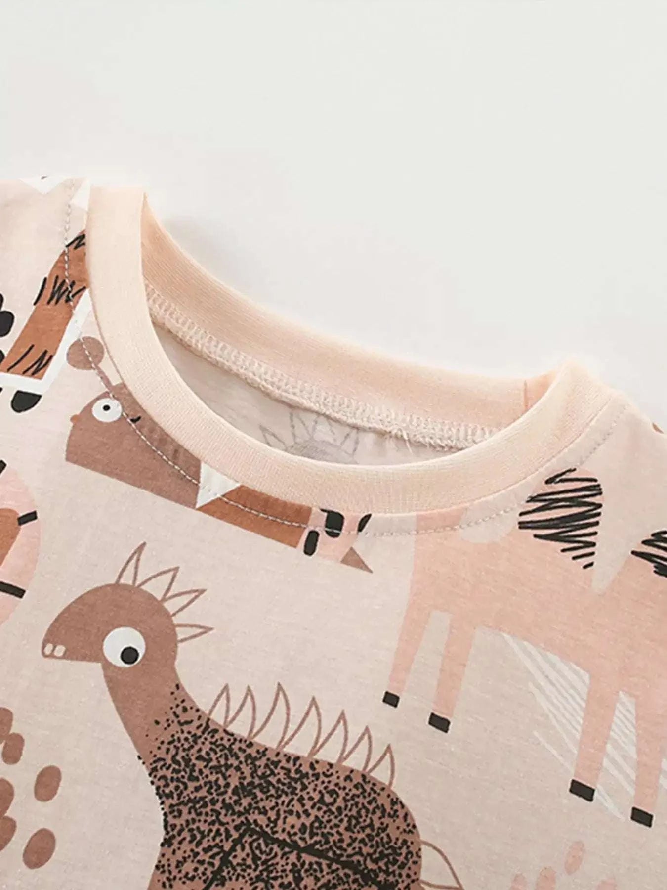 Children's round-neck animal print tee, tan collar trim