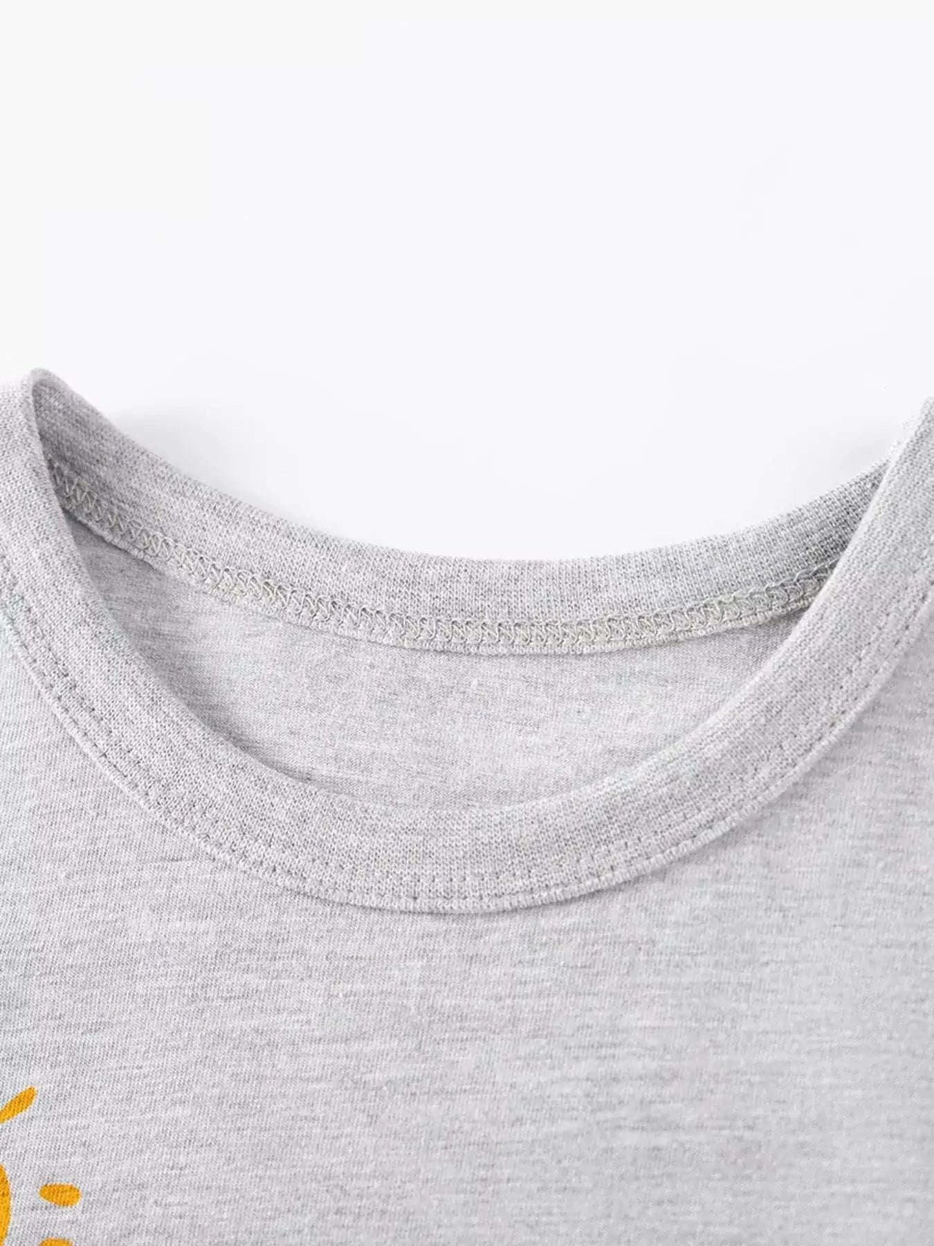 Light gray kids T-shirt with curved crew neckline and stitched collar