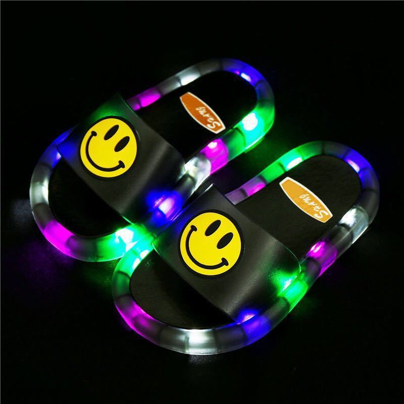 Internet celebrity luminous children's slippers fashionable crystal shoes shiny lights boys and girls children's luminous sandals